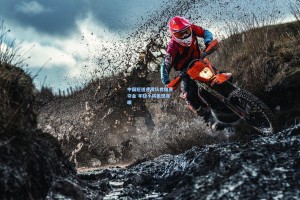 中国短道速滑队世锦赛夺金 年轻小将表现亮眼