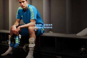 传奇谢幕，足球巨星李明荣耀退役仪式感动全场